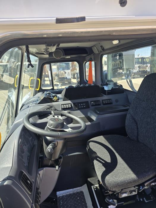 2026 Peterbilt 520-9