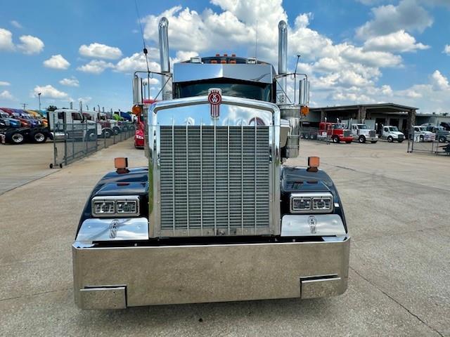 2022 Kenworth W900L-6