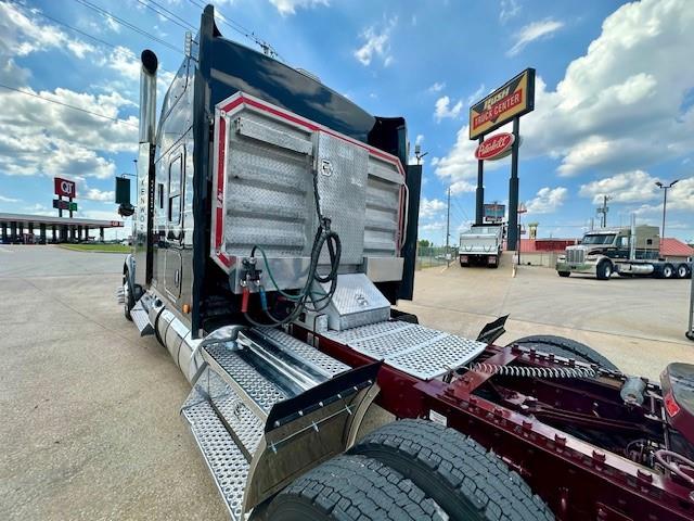 2022 Kenworth W900L-7