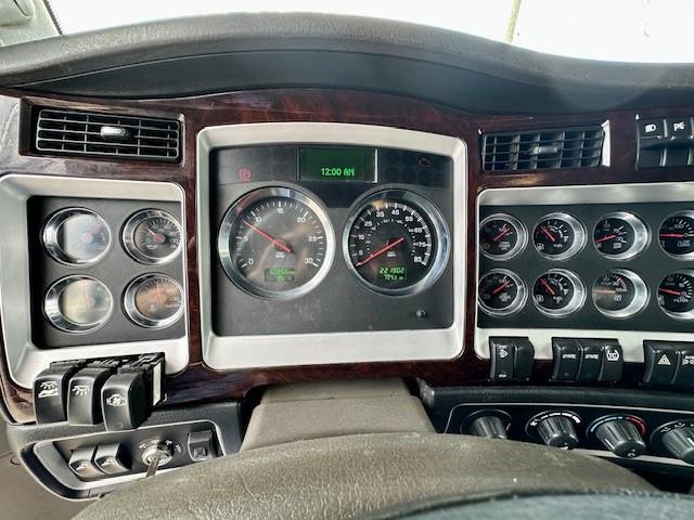 2022 Kenworth W900L-14