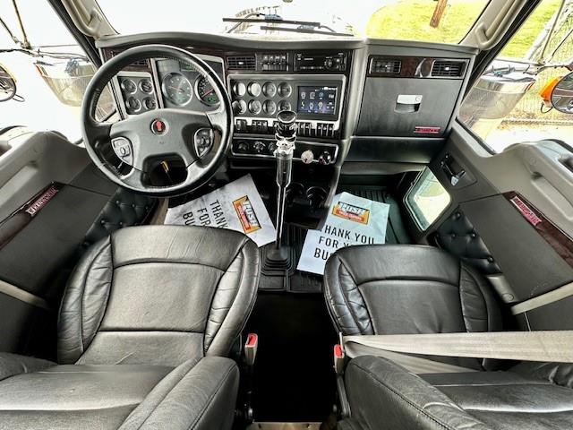 2022 Kenworth W900L-12