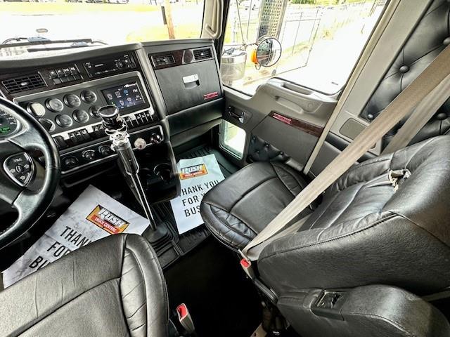 2022 Kenworth W900L-15