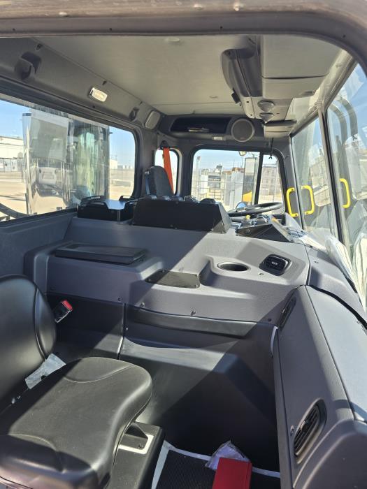 2026 Peterbilt 520-8