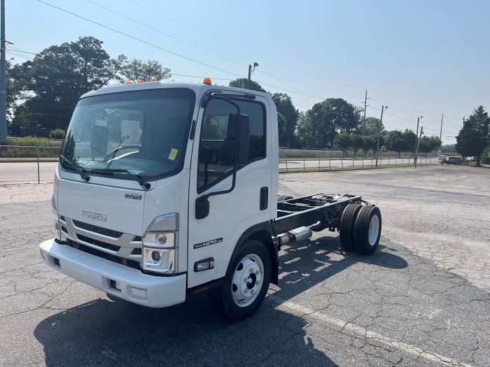 2026 Isuzu NPR-HD-6
