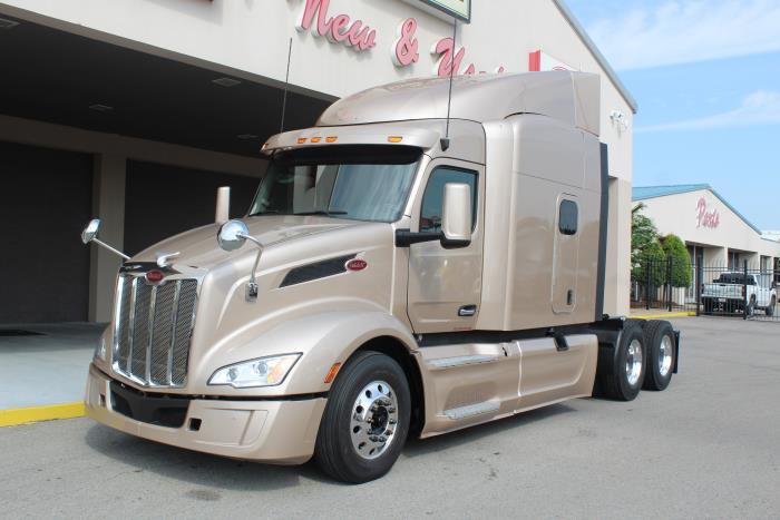 2023 Peterbilt 579-1