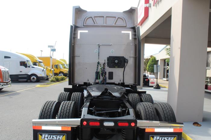 2023 Peterbilt 579-5