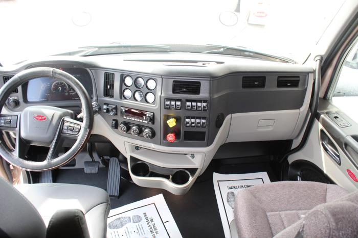 2023 Peterbilt 579-15