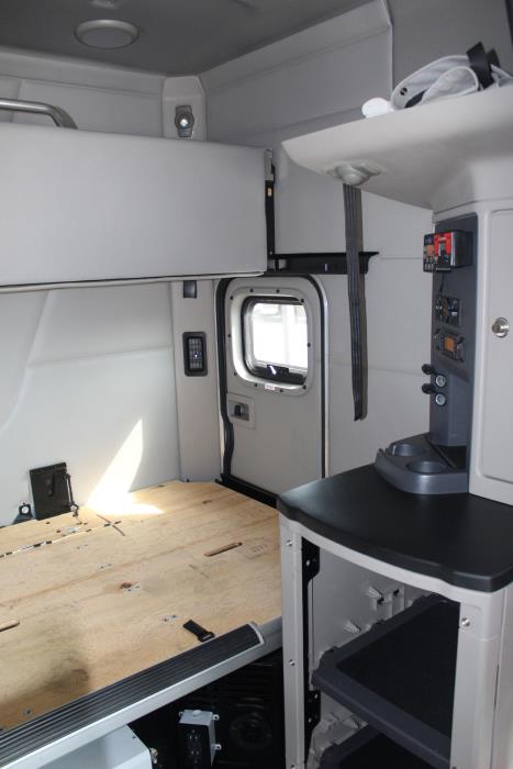 2023 Peterbilt 579-16