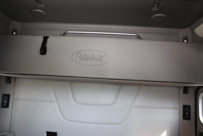 2023 Peterbilt 579-18