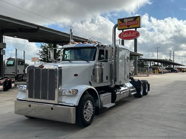 2023 Peterbilt 389-1