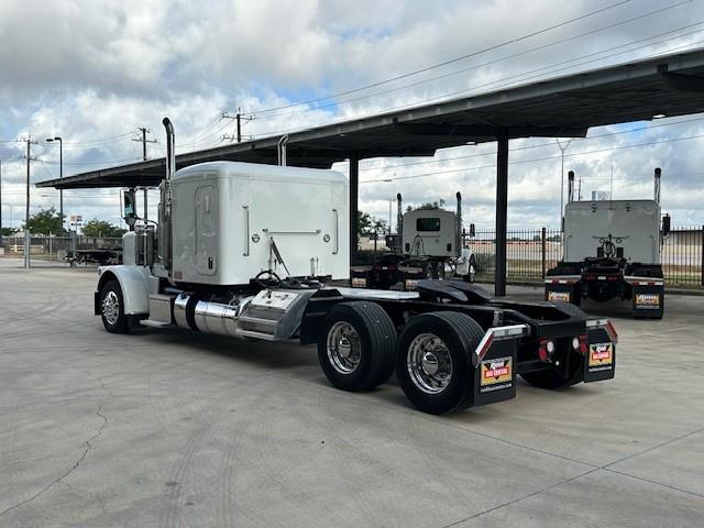 2023 Peterbilt 389-3