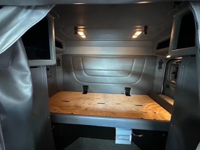 2023 Peterbilt 389-12