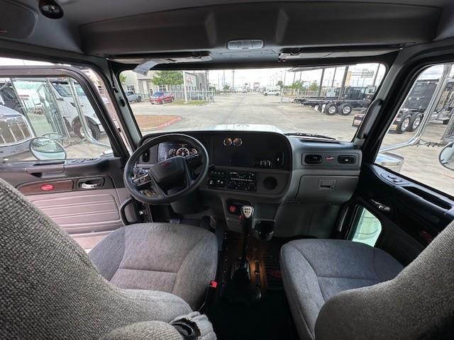 2023 Peterbilt 389-13