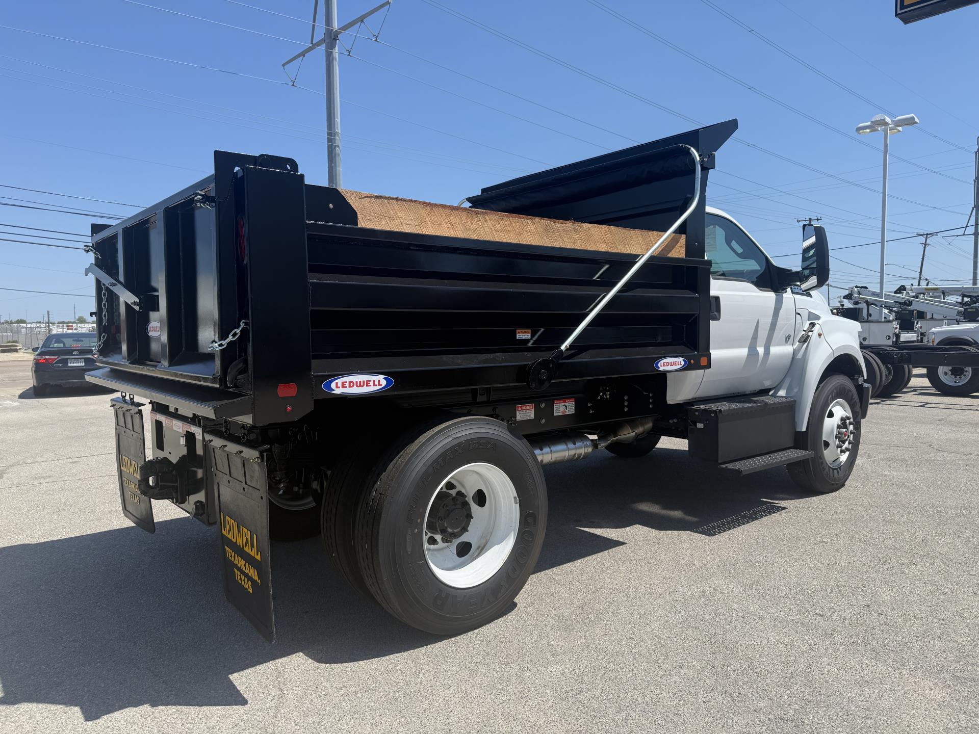 2025 Ford F-750 Regular Cab DRW 4x2 Dump Truck for sale #1794196 - photo 2