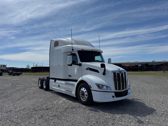 2022 Peterbilt 579-3