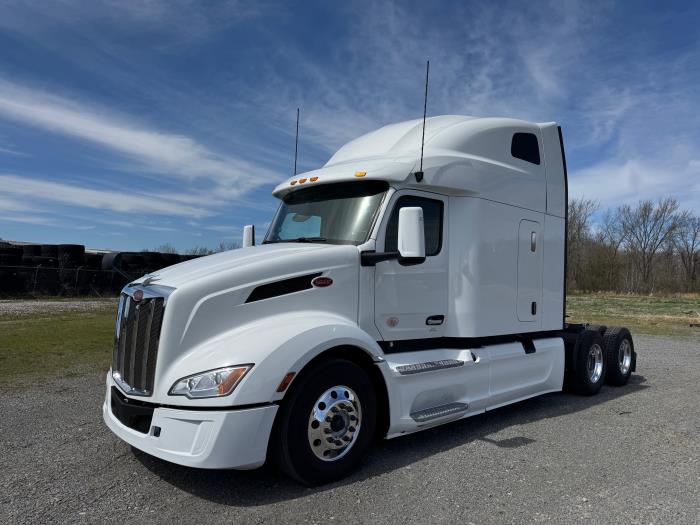 2022 Peterbilt 579-1