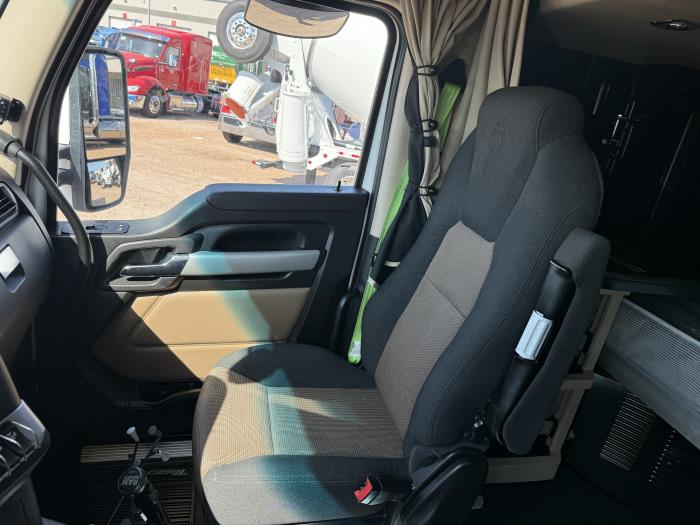 2023 Kenworth T680-7