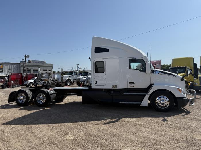 2023 Kenworth T680-29
