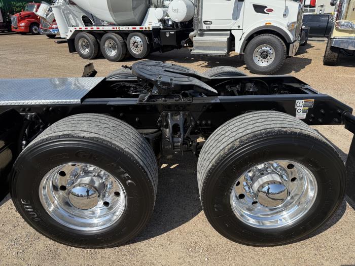 2023 Kenworth T680-44