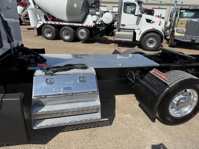 2023 Kenworth T680-46