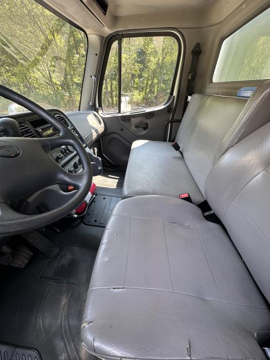 2019 Freightliner Business Class M2 106-16