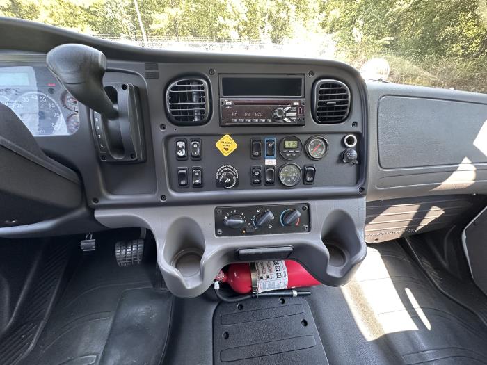2019 Freightliner Business Class M2 106-17