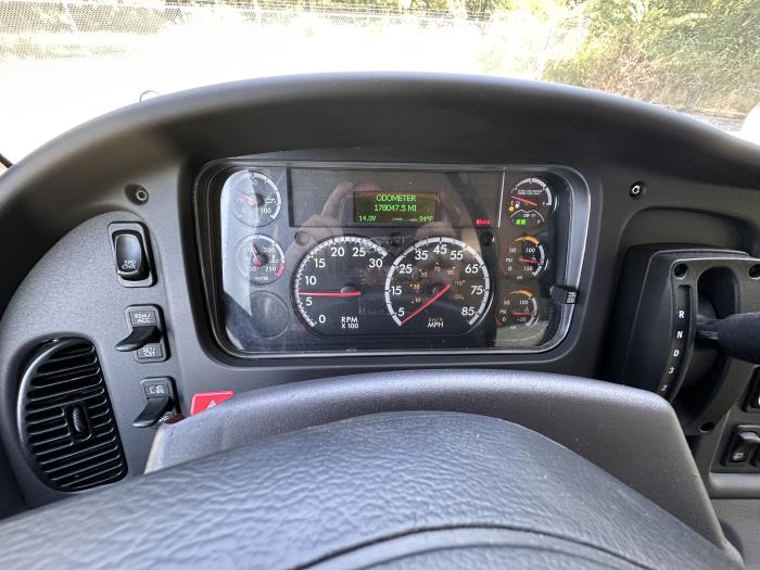 2019 Freightliner Business Class M2 106-19