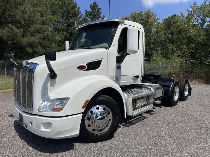 2021 Peterbilt 579 photo 2