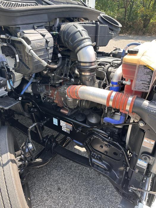 2021 Peterbilt 579 photo 3