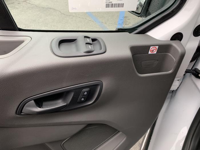 2025 Ford Transit-250-13