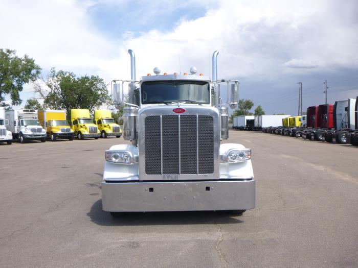2023 Peterbilt 389 photo 4