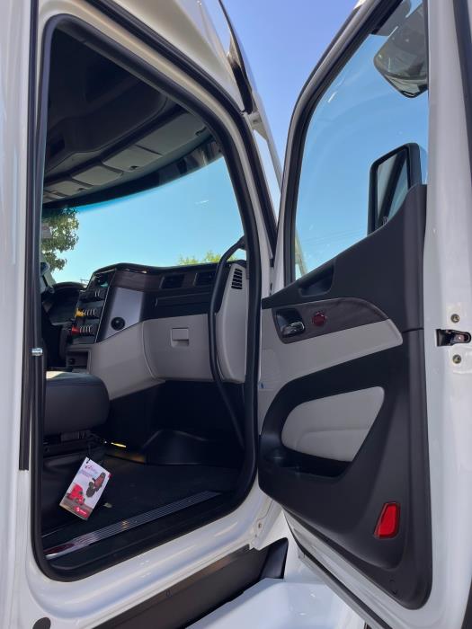 2026 Peterbilt 579-16