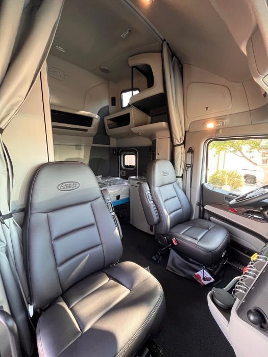 2026 Peterbilt 579-18