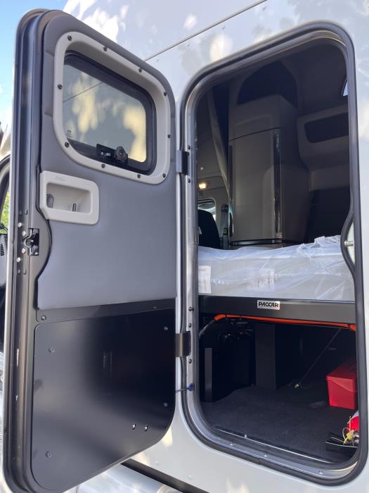 2026 Peterbilt 579-26