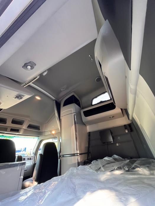 2026 Peterbilt 579-27