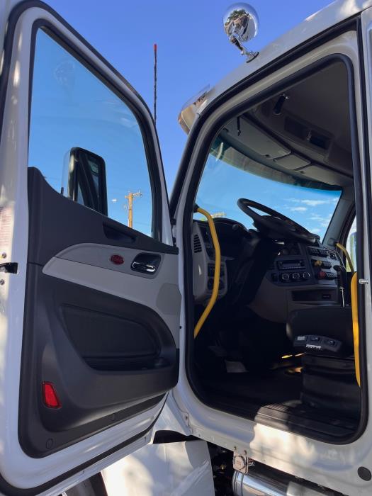 2026 Peterbilt 567-13