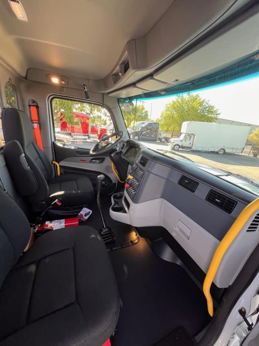 2026 Peterbilt 567-18