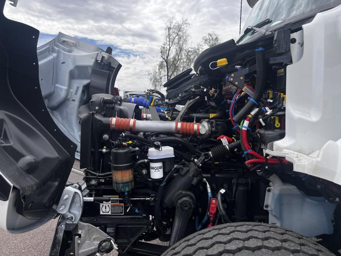 2026 Peterbilt 548-12