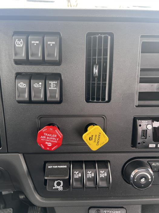 2026 Peterbilt 548-17