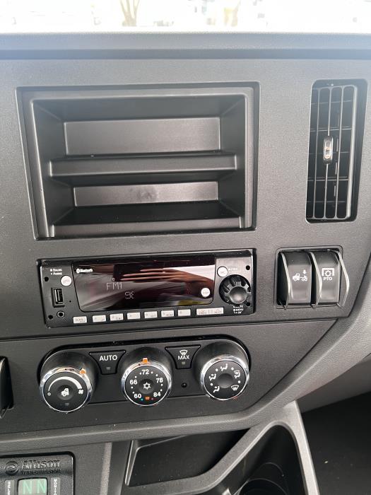 2026 Peterbilt 548-18