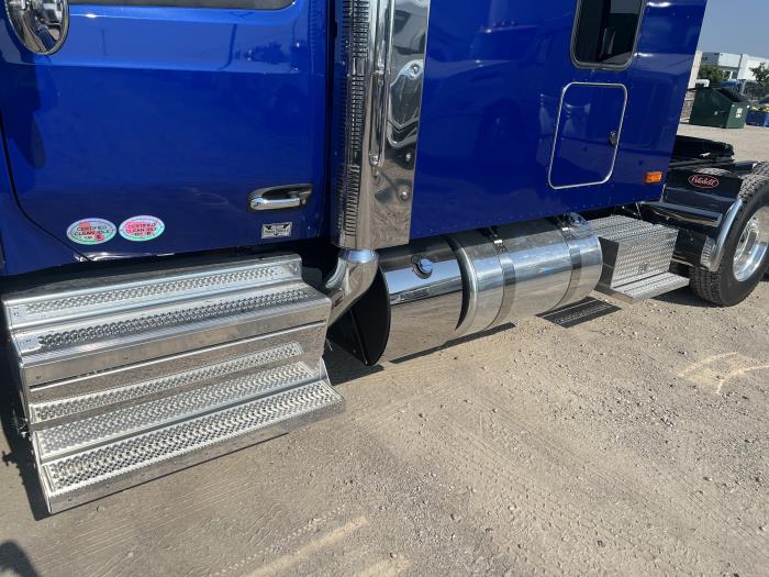 2026 Peterbilt 589-12