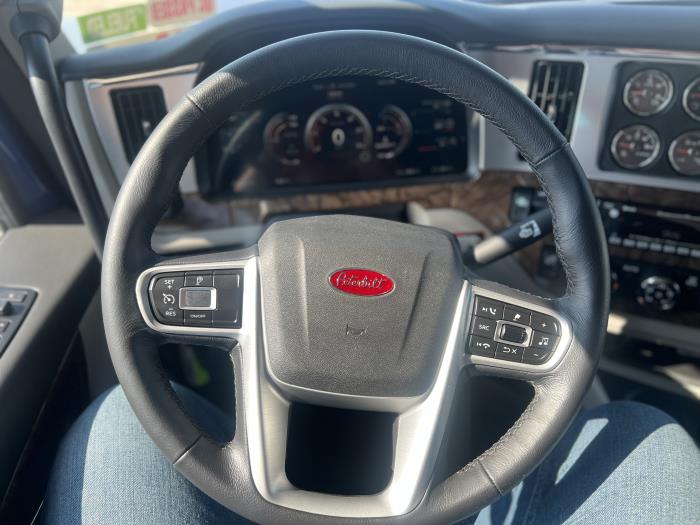 2026 Peterbilt 589-18
