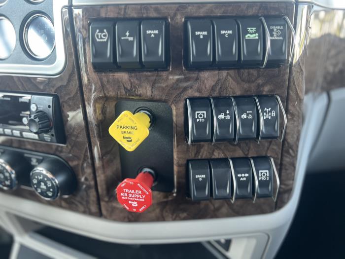 2026 Peterbilt 589-23