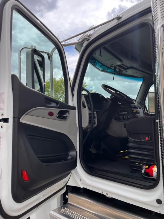 2026 Peterbilt 589-14