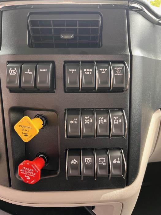 2026 Peterbilt 589-23