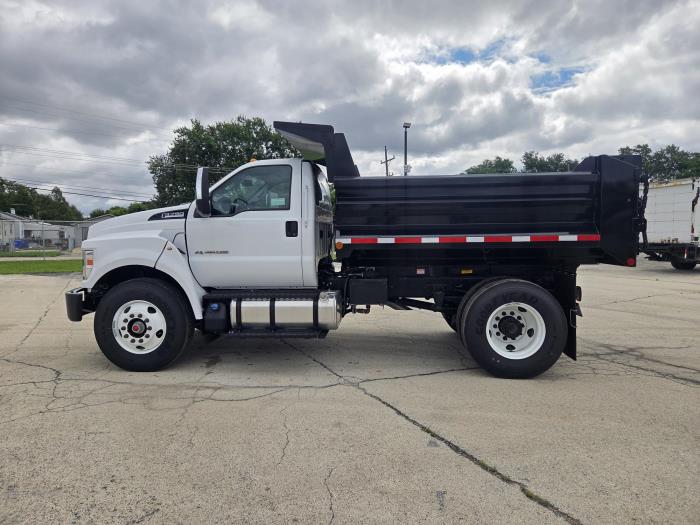 2025 Ford F-750-1