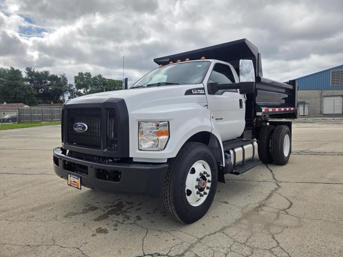 2025 Ford F-750-2