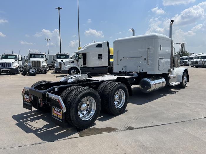 2023 Peterbilt 389-5