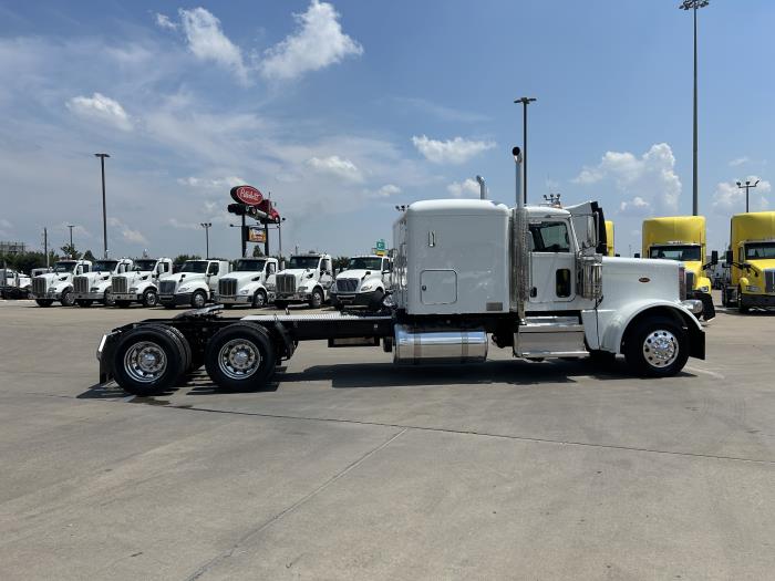 2023 Peterbilt 389-6