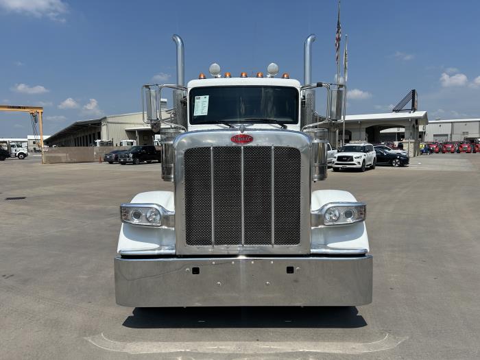 2023 Peterbilt 389-8